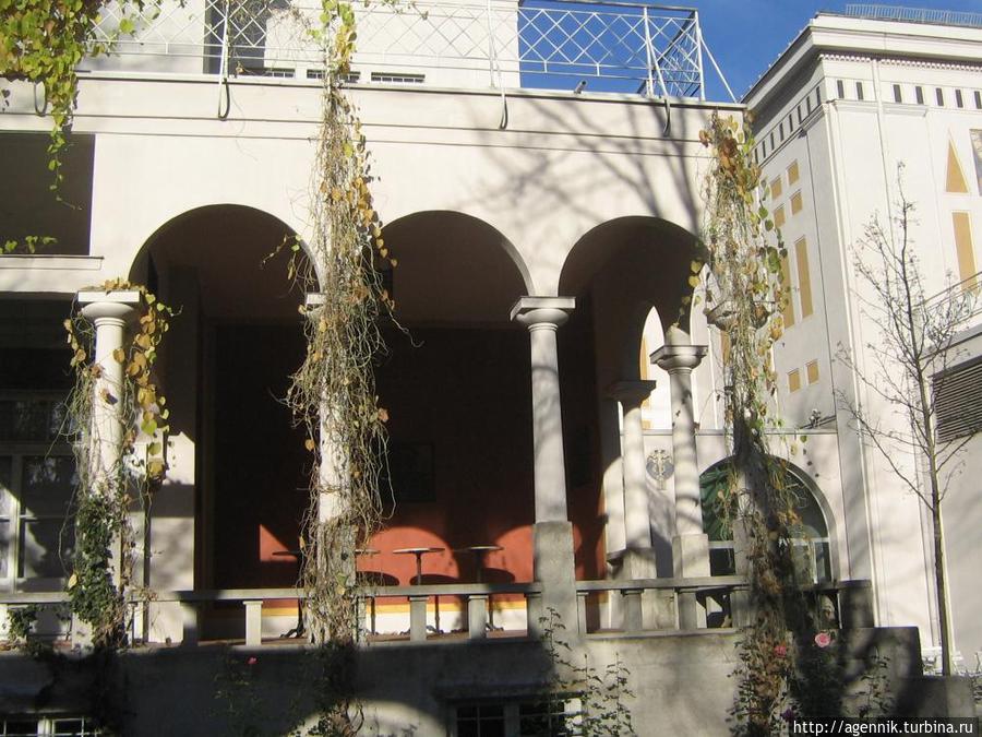 Открытая веранда и балкон виллы Штука Мюнхен, Германия