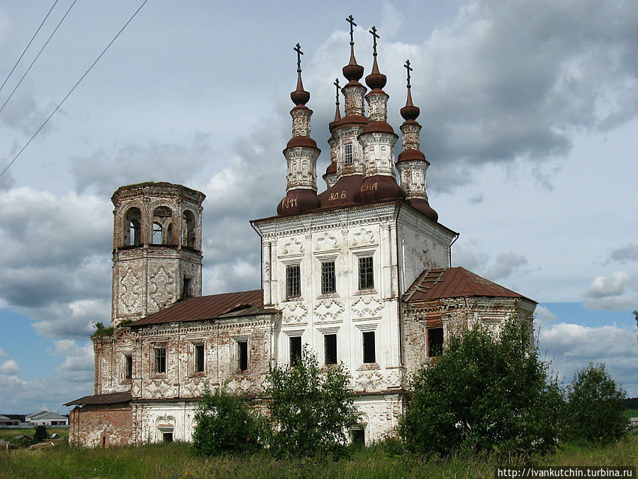 Перевернутые купола Тотьма, Россия