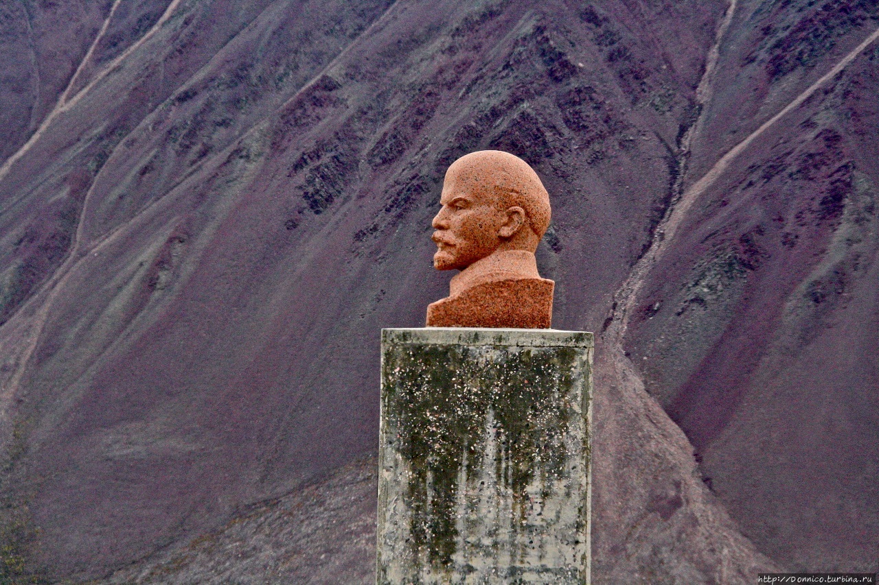 самый северный в мире памятник Ленину Пирамида, Свальбард