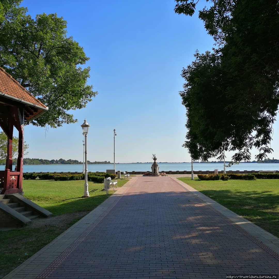 Палич: курорт на берегу одноимённого озера Палич, Сербия