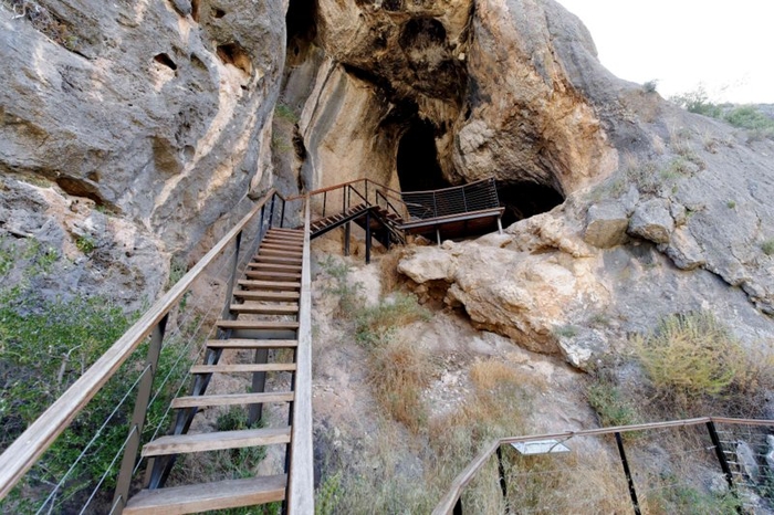 Пещера с наскальными рисунками Серрета / Cueva de la Serreta