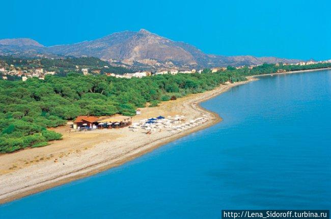 Пляж Пефкияс и сосновый бор Ксилокастро, Греция