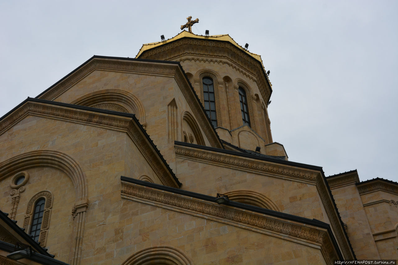 Его Величество — Кафедральный собор Тбилиси, Грузия
