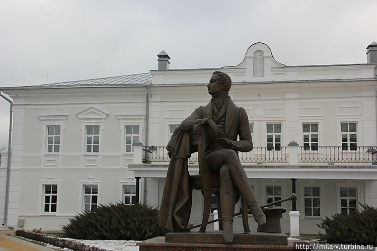 памятник Дмитрию Веневити