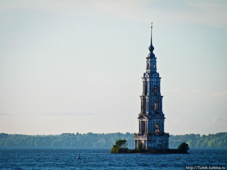 А колокол всё гудит... которого нет давно Калязин, Россия