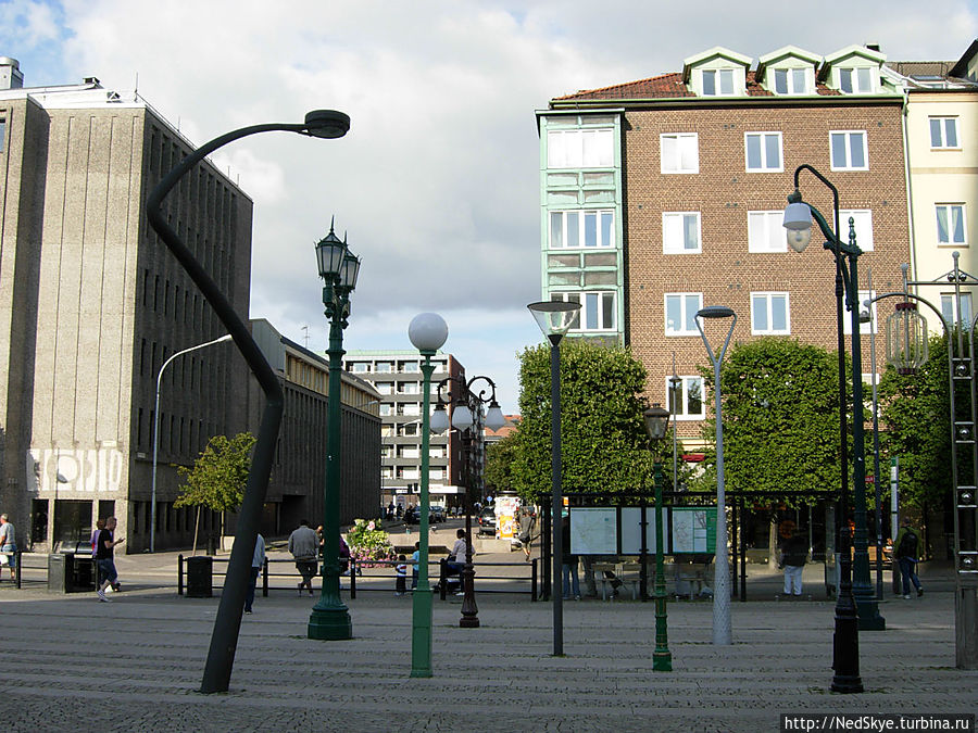 а вот и фонари на рыночной площади