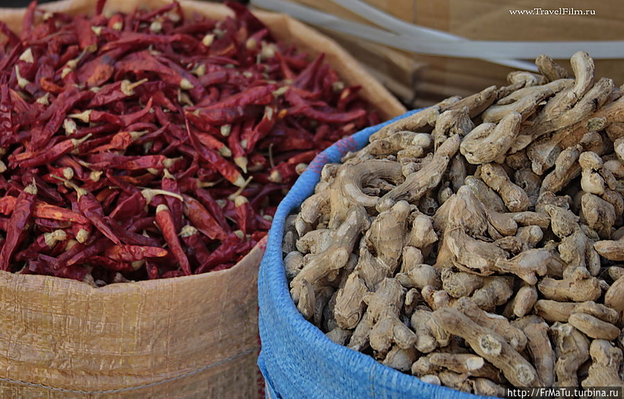 Имбирь и перец можно найти в виде приправы, а можнео в натуральном виде. Марокко