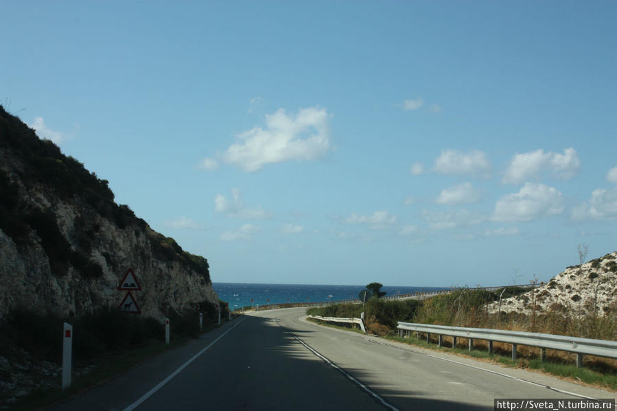 Дорога к бухте Афродиты Кипр
