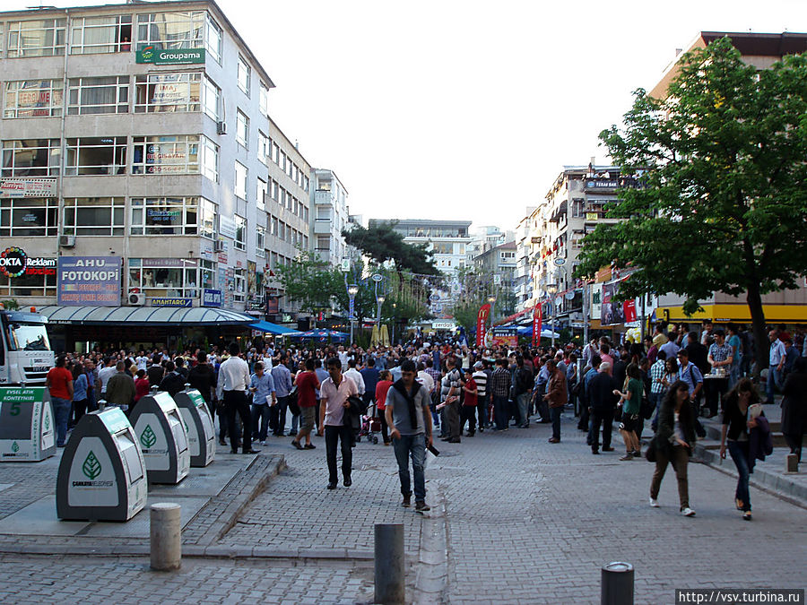 Анкара. Танцы на улице. Апрель 2012г. Анкара, Турция