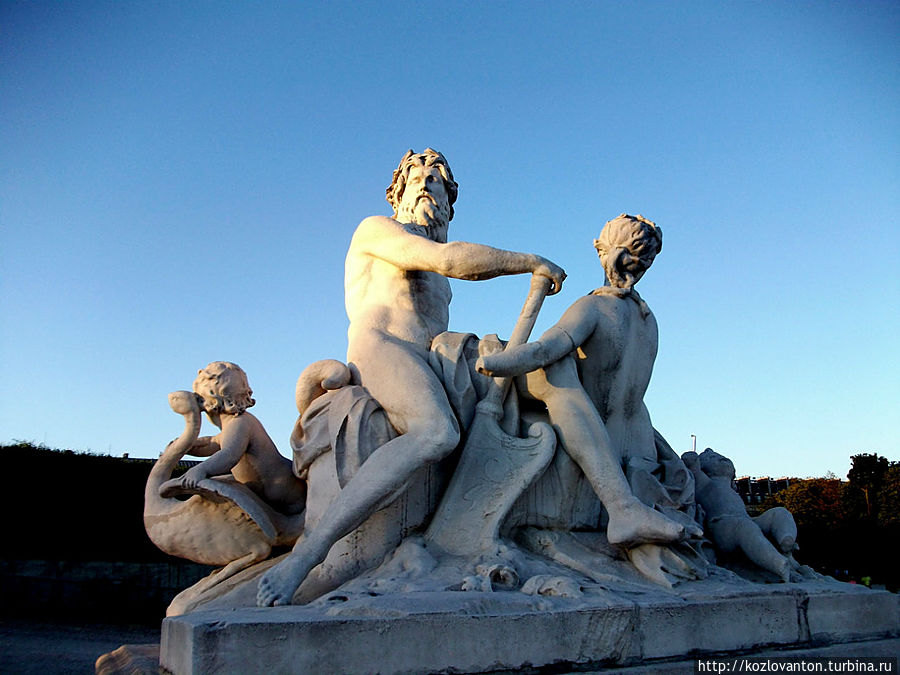 Скульптура Сена и Марна Николя Кусту. Мрамор. 1712 г. Париж, Франция