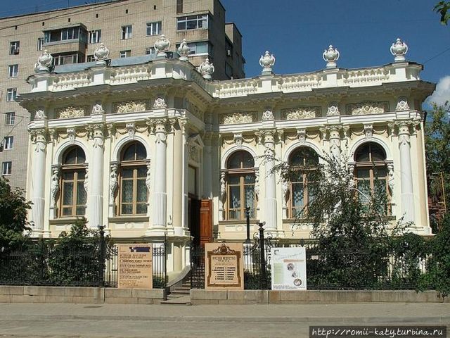 Музей изобразительных искусств на Пушкинской / Muzei izobrazitelnih iskusstv na Pushkinskoi