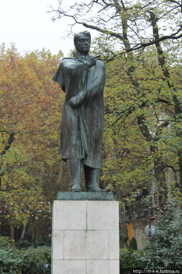 Памятник Ади Эндре Будапешт, Венгрия