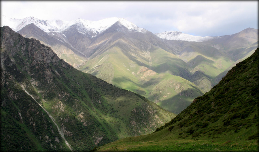 Ала-Арчинские пейзажи Ала-Арча Национальный Парк, Киргизия