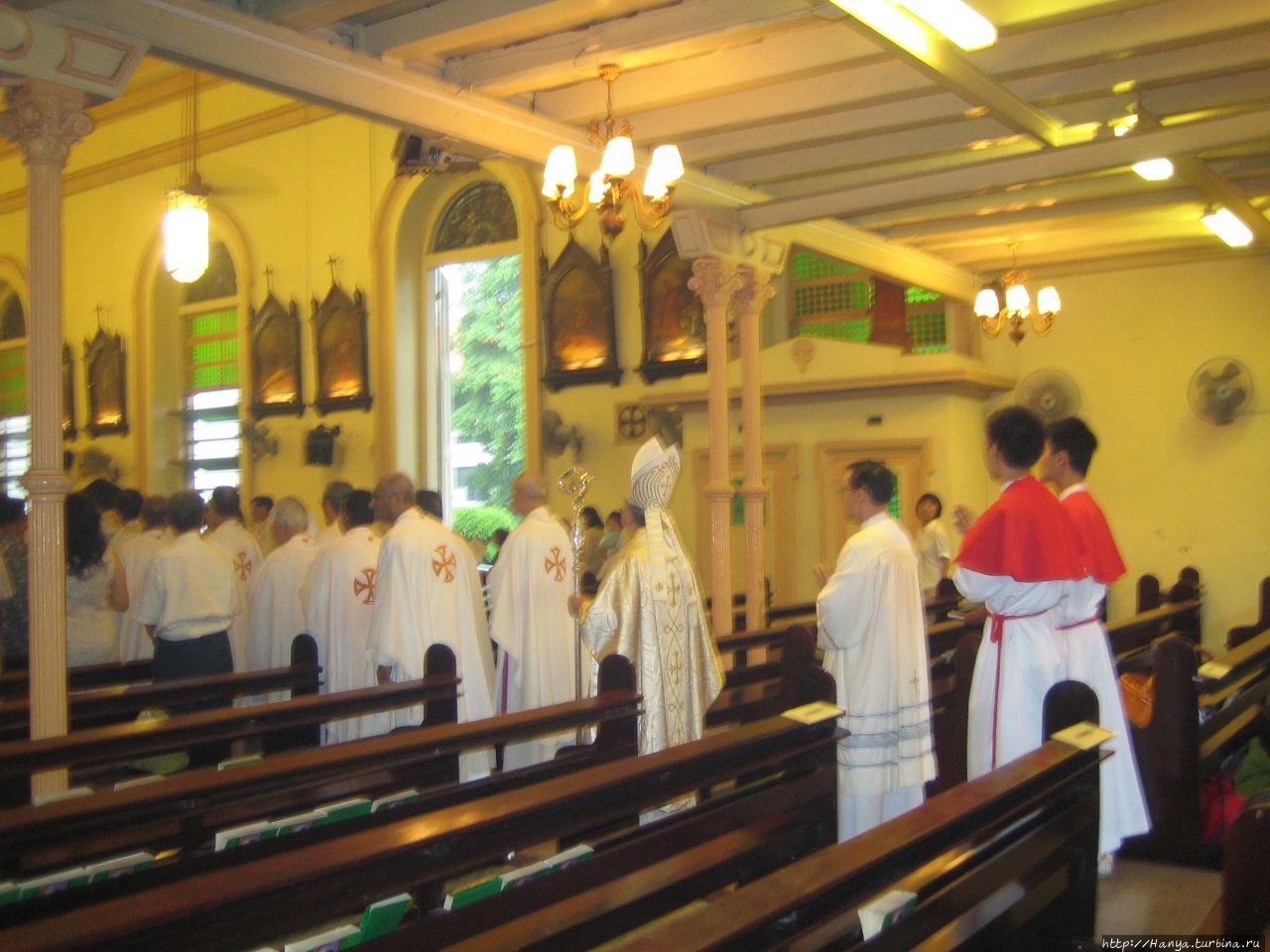 Служба в церкви Сент-Эндрю