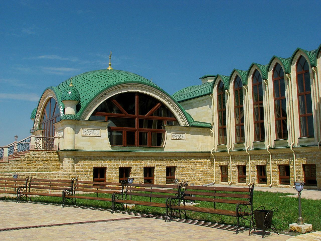 Мечеть в Алхан-Юрте Алхан-Юрт, Россия