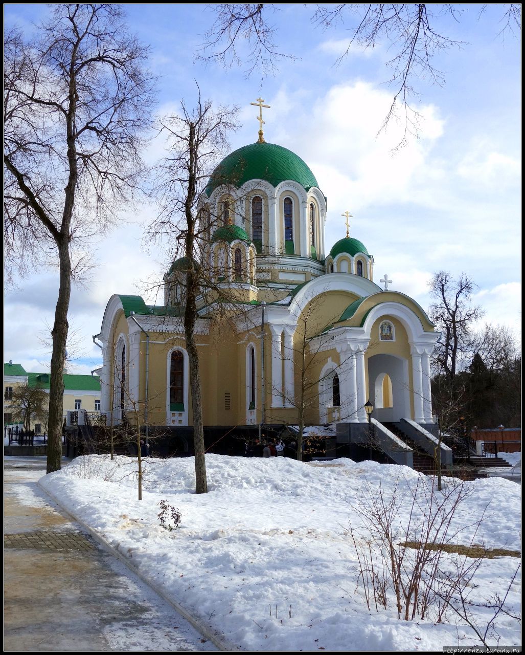 Тихонова пустынь – один из старейших монастырей на Оке Льва Толстого (село), Россия