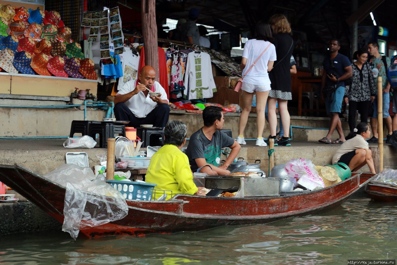 Плавучий рынок Дамноен Садуак Бангкок, Таиланд