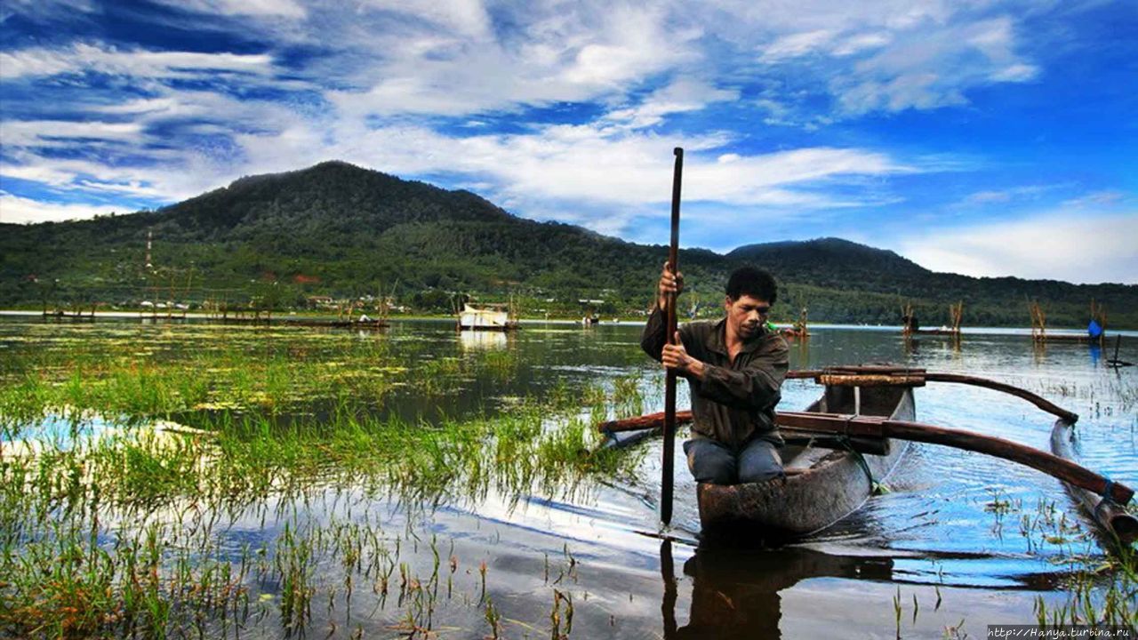 Озеро Тамблинган. Из интернета Данау-Тамблинган, Индонезия