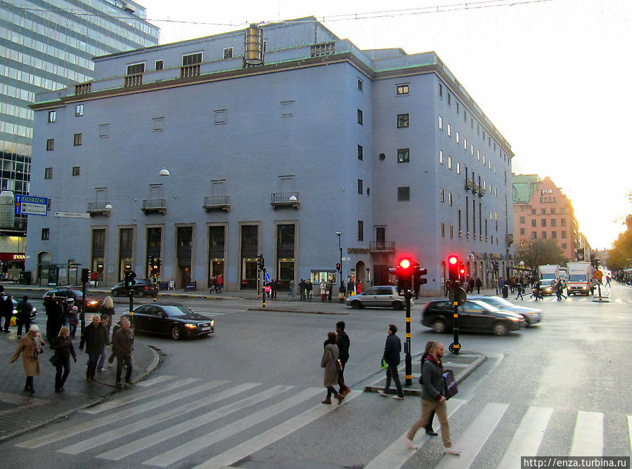 Остановка № 9 Concert Hall. Здесь вручают Нобелевские премии по  физике, химии, физиологии и медицине, литературе и экономике.