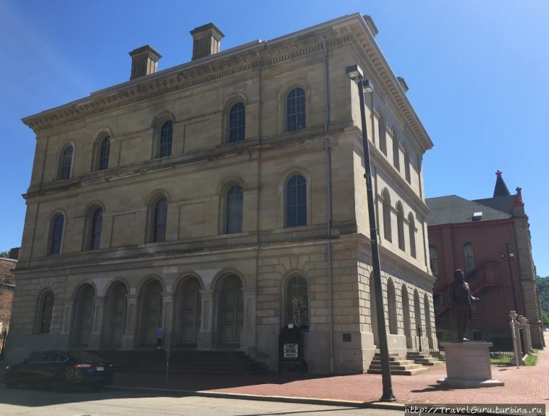 Индепенденс-холл Западной