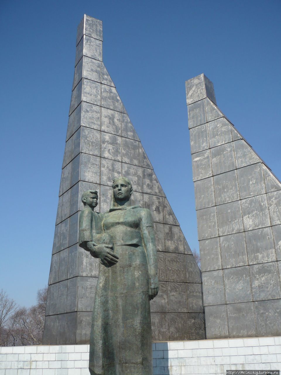 Памятник «Скорбящая мать» Находка, Россия