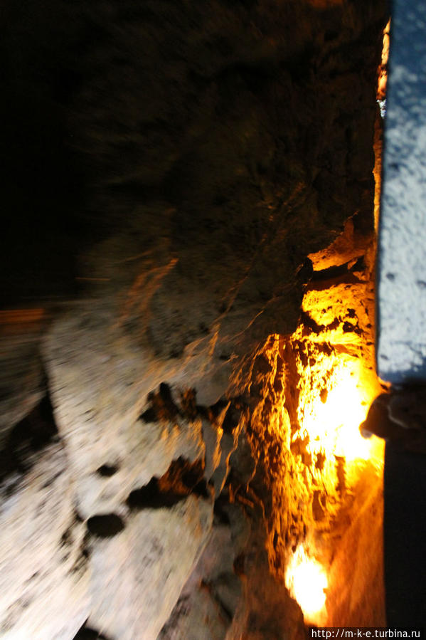 На лодочке в пещере по подземной реке Валь-де-Ушо, Испания