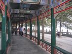 Парк Ихэюань. Занесенный в книгу рекордов Гиннеса самый длинный в мире расписанный коридор – Длинная Галерея ЧанЛан (728 м). Росписи не повторяются