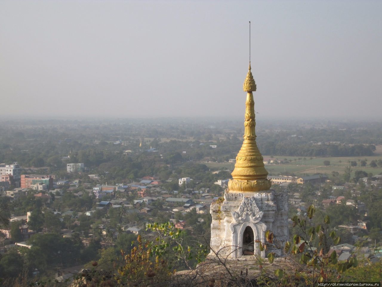 Подъем на холм с пагодами Кьяуксе, Мьянма