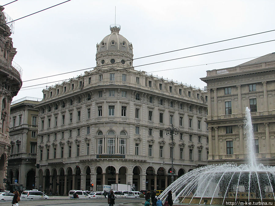 Здание банка Генуя, Италия