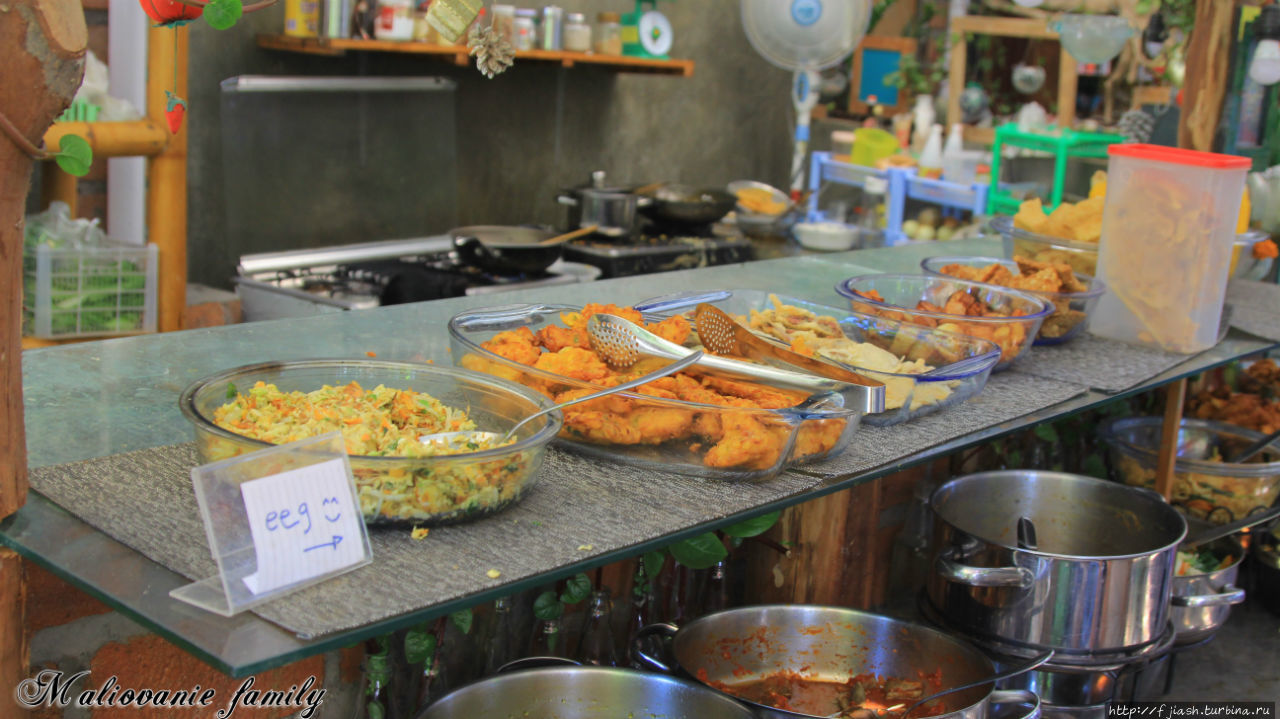 Большой выбор еды Убуд, Индонезия