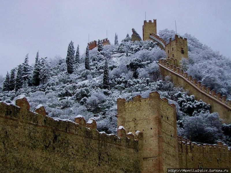 Крепость Маростика — в январе Маростика, Италия