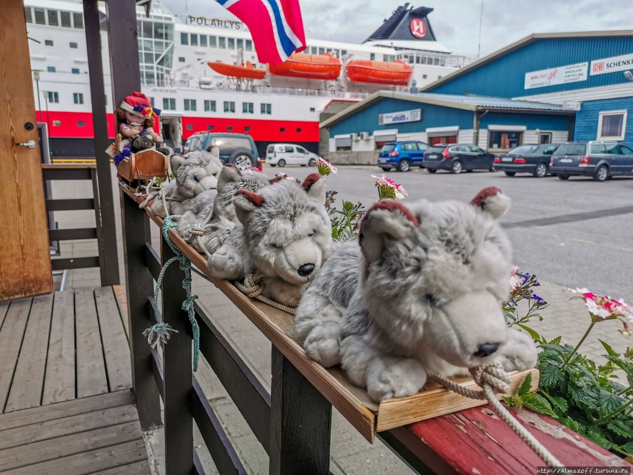 На пароме Hurtigruten по Баренцову морю вокруг Финнмарка