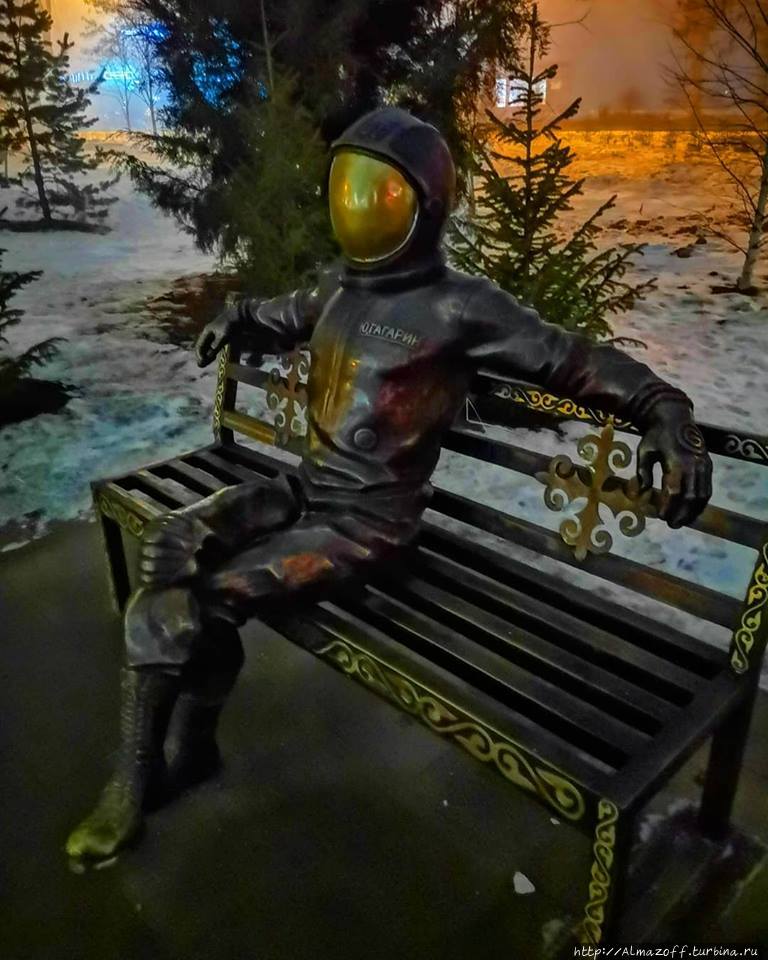 Памятник Юрию Гагарину Алматы, Казахстан