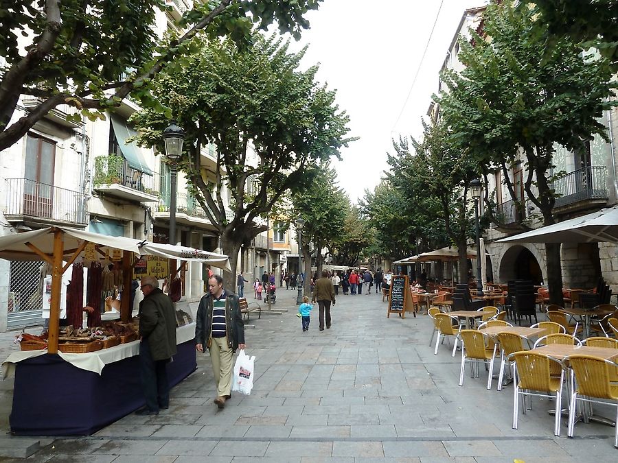 Аллея и кафе Жирона, Испания