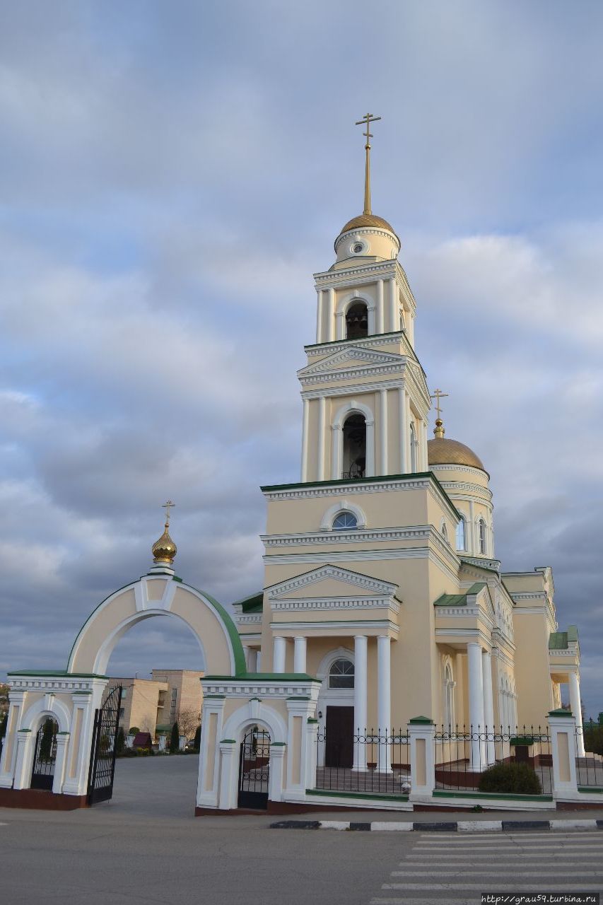 Кафедральный собор Живоначальной Троицы Вольск, Россия