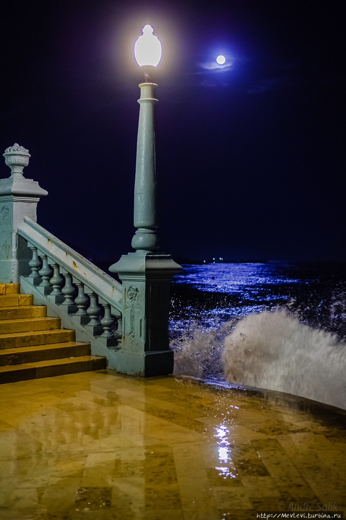 Вечер. Ситжес. Прибой Ситжес, Испания