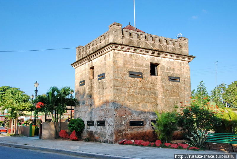 Город гигантских крабов и кубинских флагов Карденас, Куба