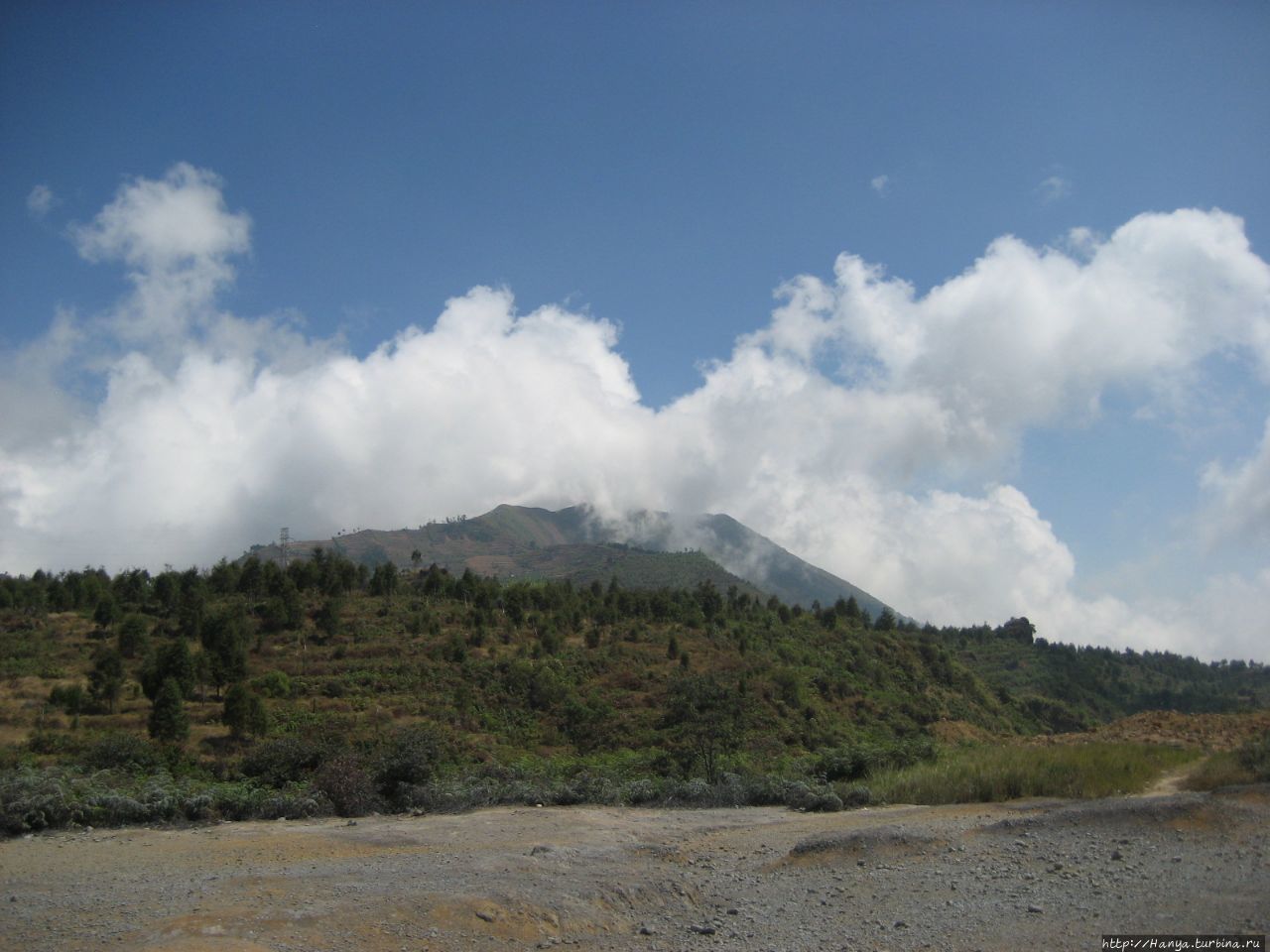Вулканический кратер Сикиданг Пегунунган-Диенг, Индонезия