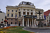 Словацкий национальный театр оперы и балета. Кстати, театр на словацком языке звучит как «дивадло».