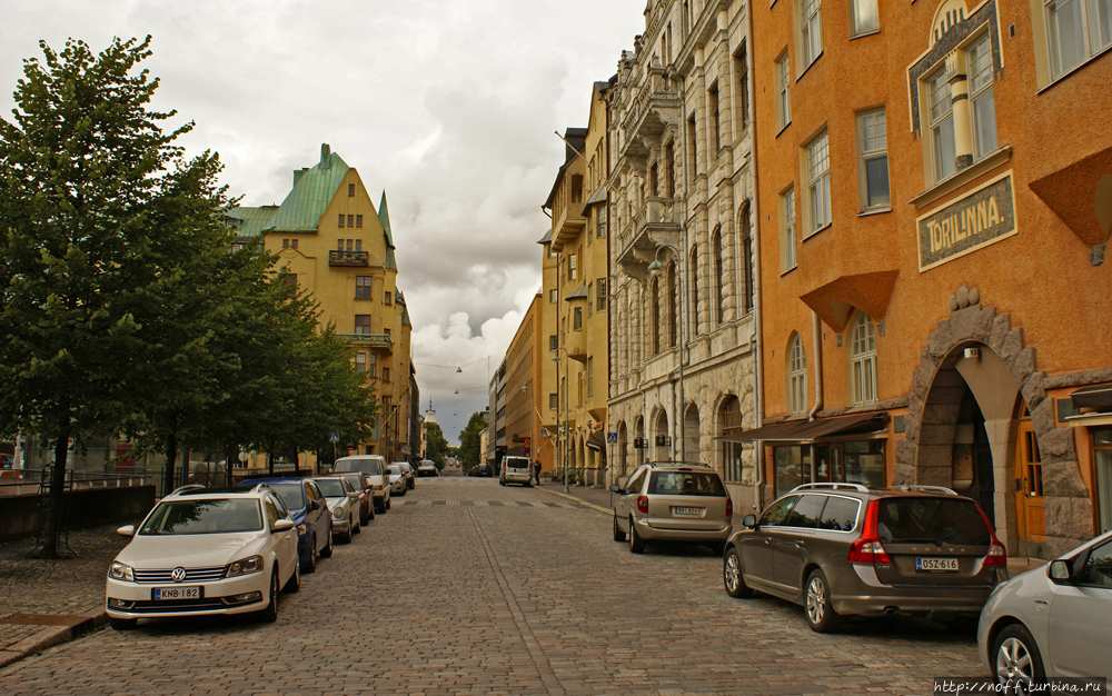 Улочка в районе Kasarmitori Хельсинки, Финляндия