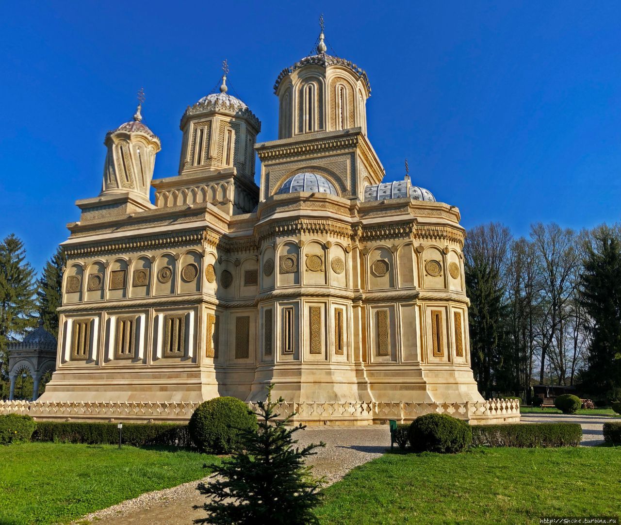 Успенский архиерейский собор Куртя-де-Арджеш, Румыния