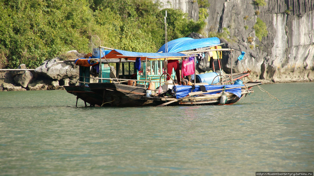 Плавучая деревня Куа Ван Халонг бухта, Вьетнам