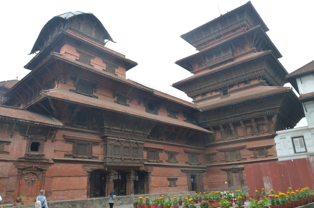 Королевская Кумари и Золотой храм в Патане Катманду, Непал