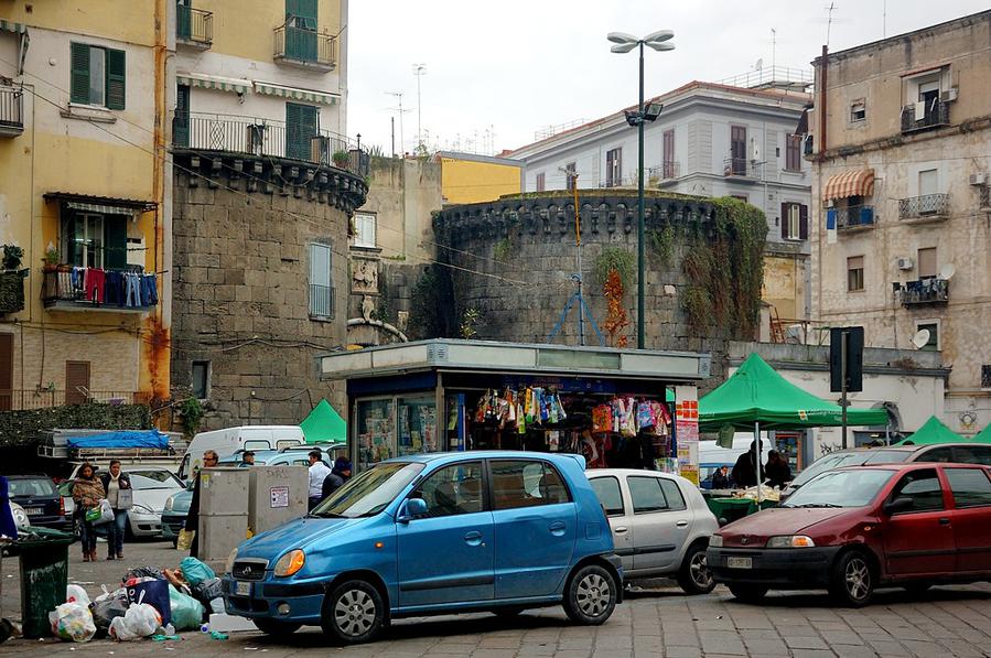 Прекрасный Неаполь, Рождество и... горы мусора Неаполь, Италия