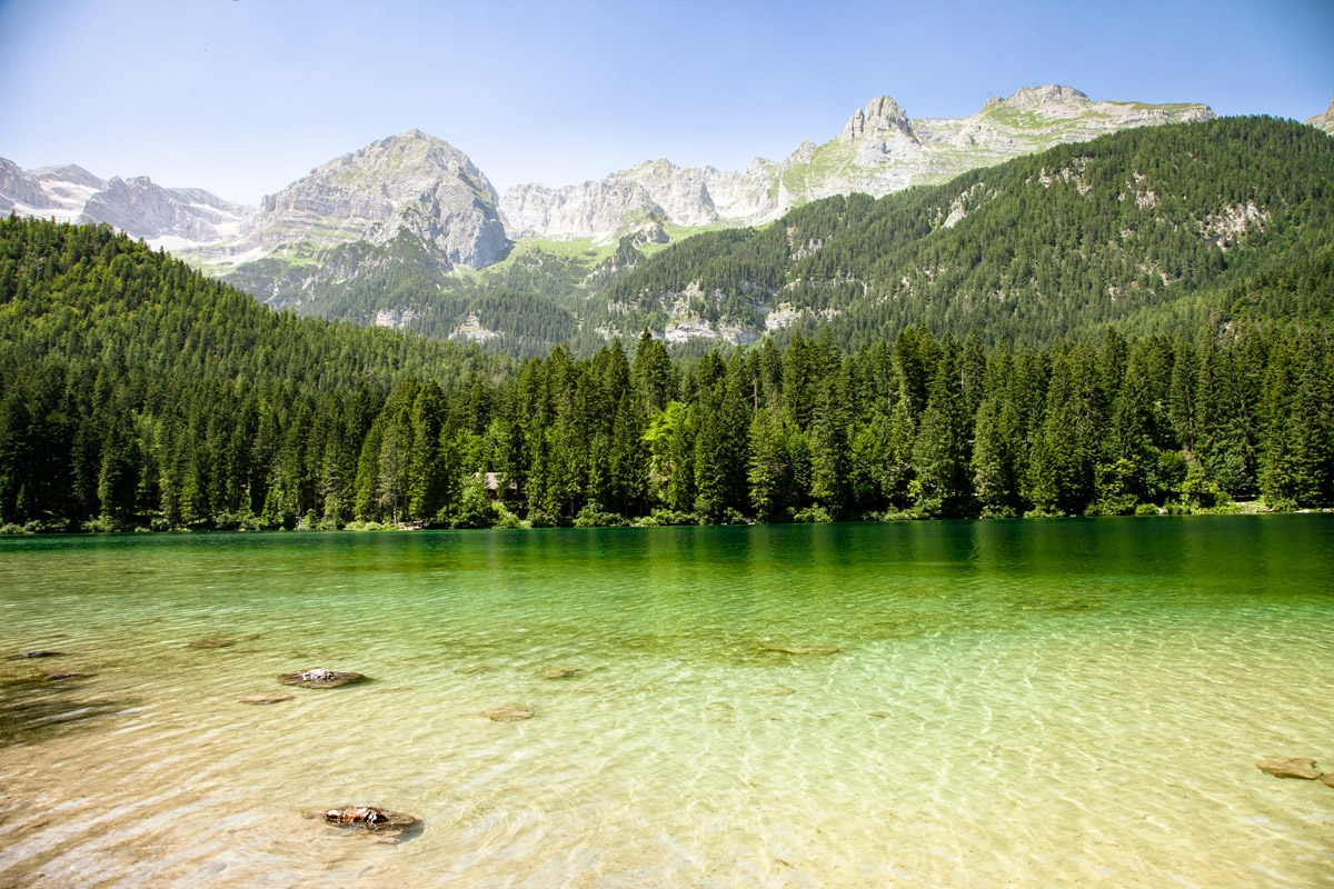 Озеро Товел Адамелло-Брента Природный Парк, Италия