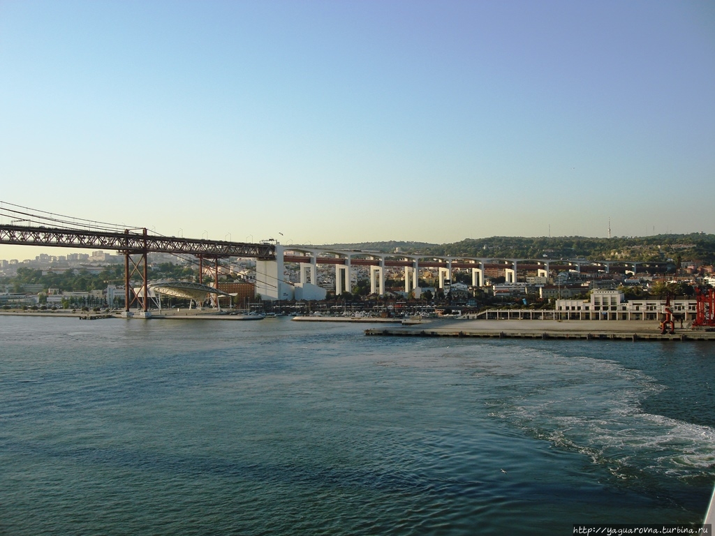 Мост 25 апреля Лиссабон, Португалия