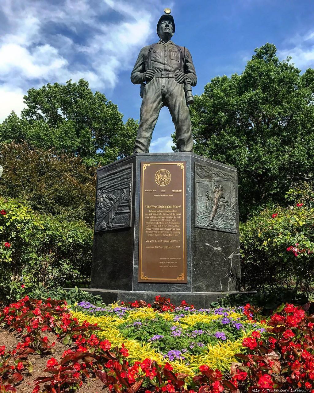 Статуя шахтёра у Капитолия Чарлстон, CША