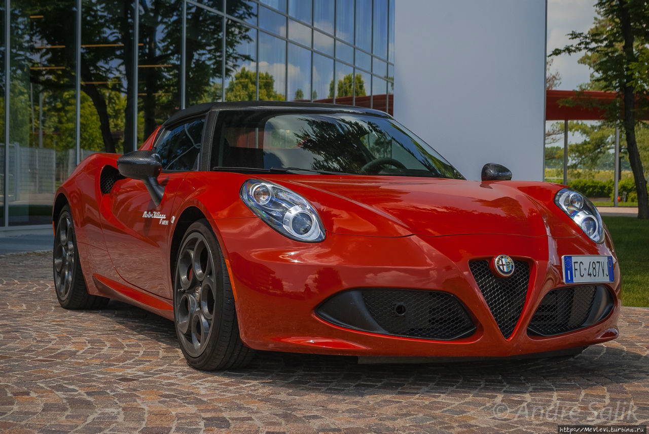 Музей Alfa Romeo Alfa Romeo Historical Museum Милан, Италия