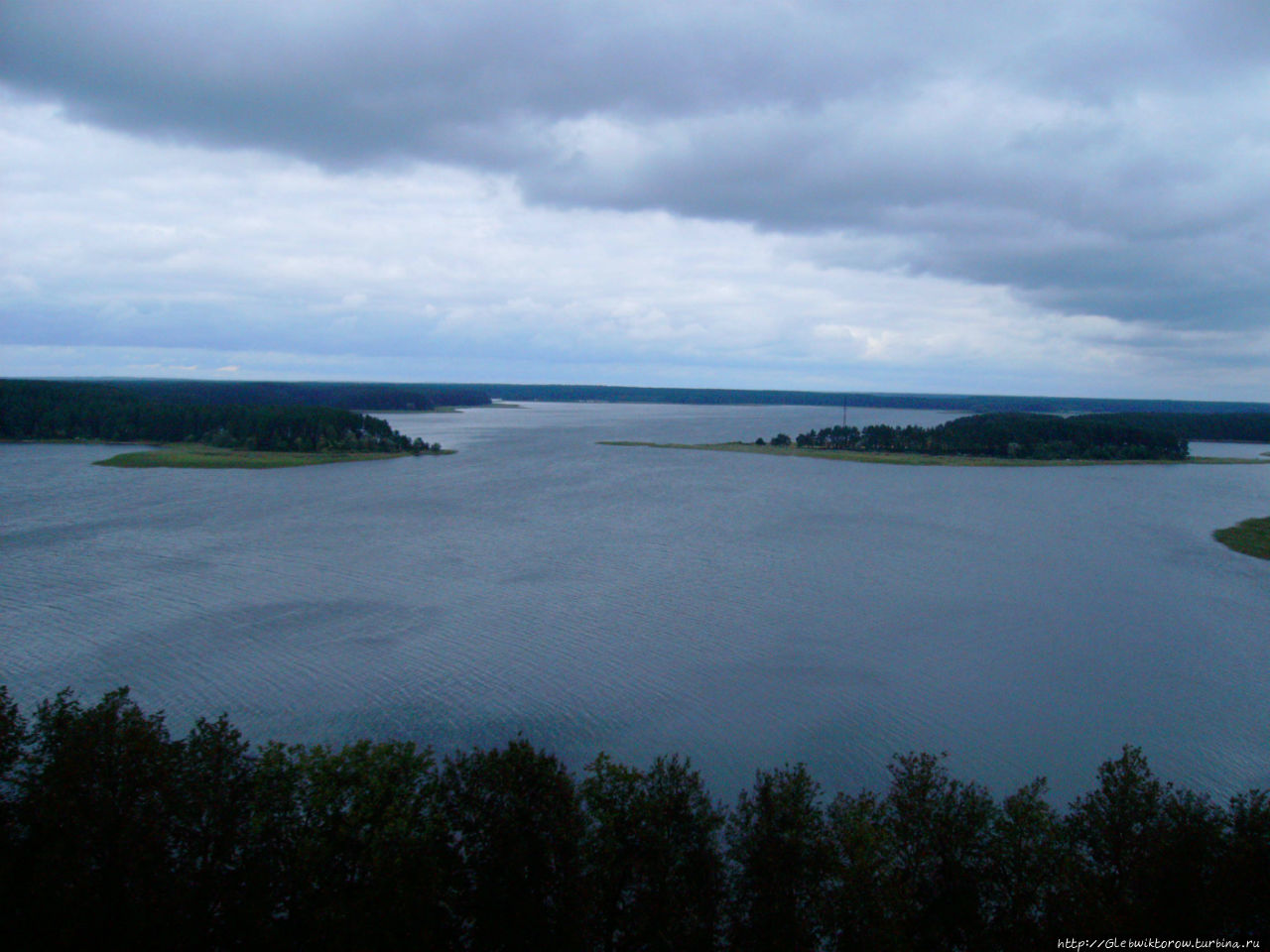 Виды с монастырской колокольни Осташков и Озеро Селигер, Россия