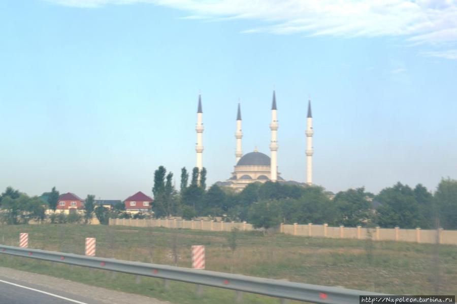 Мечеть им.Кунта Хаджи Курчалой, Россия